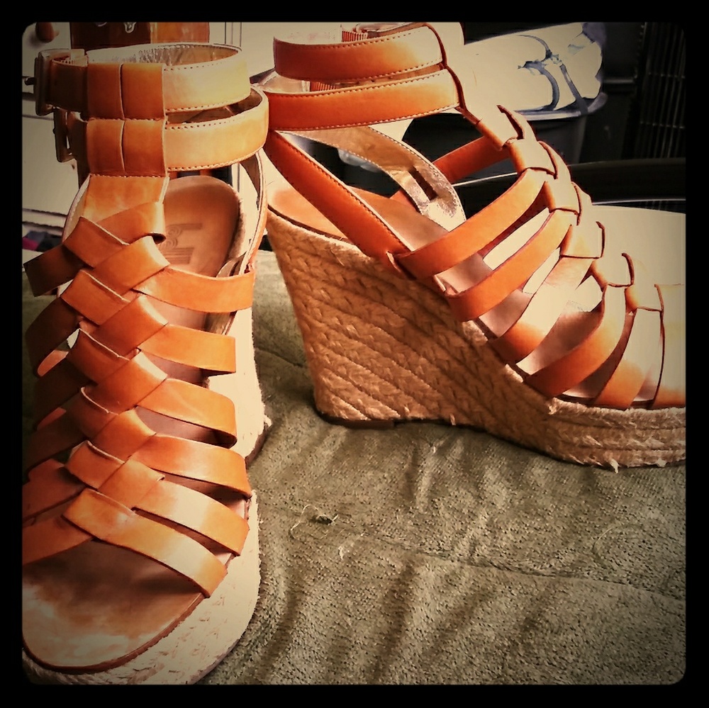BELLE by Sigerson Morrison gladiator wedge